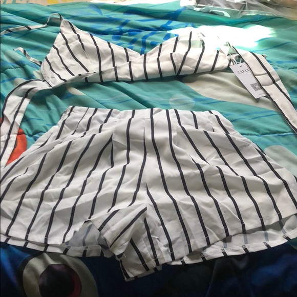 Two piece set size small - Picture 2 of 2